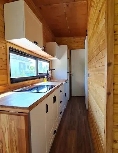 Alley Tiny House Villa *